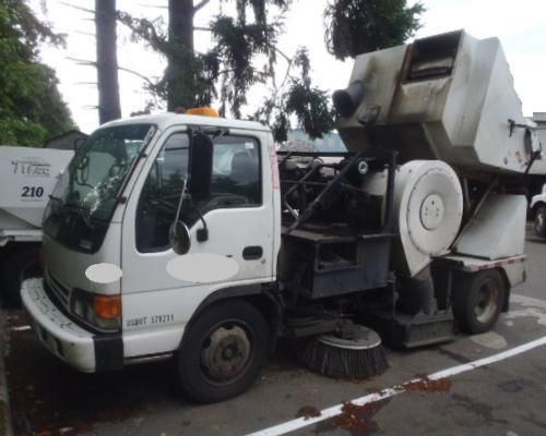 2002 isuzu nqr brooms &amp; sweepers for sale