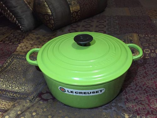 Le Creuset Round Dutch Oven 5.5 Qt #26 Cast Iron Green