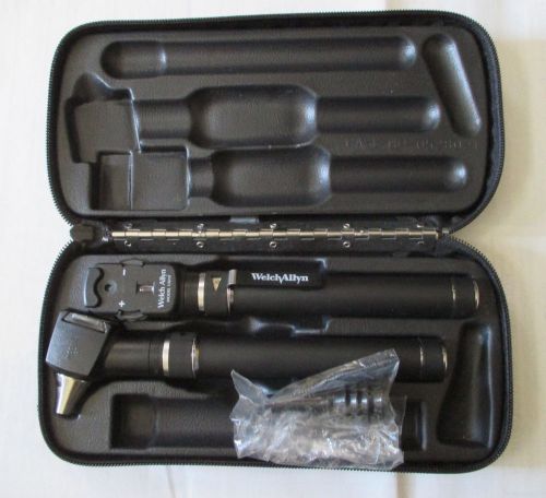 Welch Allyn Otoscope and Opthalmoscope Model 728 With Case\