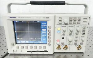 R176541 Tektronix TDS3012B 2 CH Color Digital Phosphor Oscilloscope 100MHz 1.25
