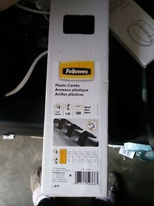 Fellowes Plastic Comb Bindings 1/4&#034; Diameter 20 Sheet Capacity Black 100 Combs