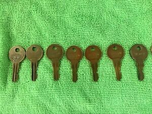 Lot of 8 ALLIANCE M401680 KEY PANEL-HMV-10 keys 6 new &amp; 2 are used