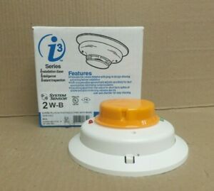NEW SYSTEM SENSOR i3 2W-B 2 WIRE PLUG IN PHOTOELCTRIC SMOKE DETECTOR W/ BASE