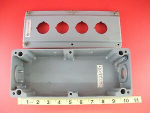 Allen Bradley 800T-4TX Ser T Pushbutton Switch Station 30mm 4 Hole 800T 4TX used