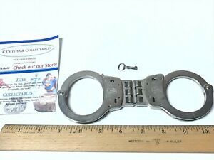 Smith &amp; Wesson M300 Handcuff Stainless Hinged Double Locks Heat Treated W/Key