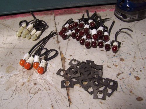 (33) NEW IDI RED AMBER WHITE INDICATING LIGHT W/ CLIPS 1050A1 1050A3 1050A4