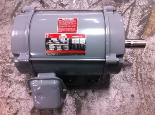 DAYTON 5 HP, 3 PHASE 200-230 OR 460 VOLT FRAME 184T, 1-1/8&#034; SHAFT REVERSIBLE