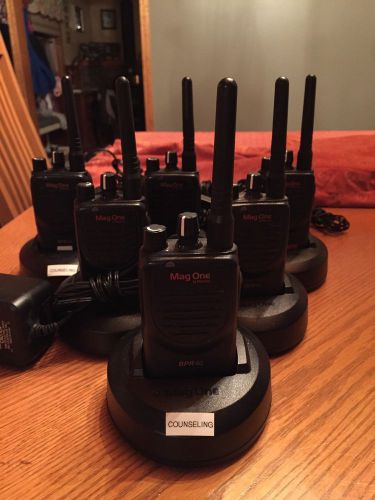 Set Of Six (6) Motorola Mag One bpr40 Uhf Portable Radios With Chargers