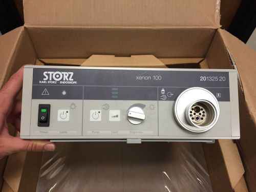 STORZ 20132520 Cold Light Xenon 100 w/ integrated ins.pump, 100-240 VAC, 50/60Hz