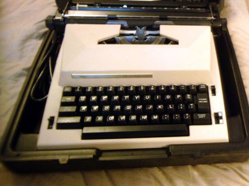 Vintage Sears The Scholar w/ Correction Portable Electric Typewriter w/Case