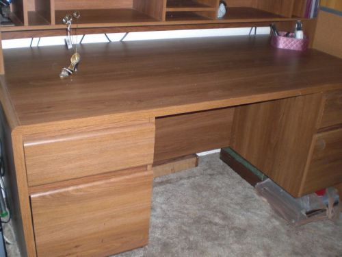 Desk with matching hutch for sale