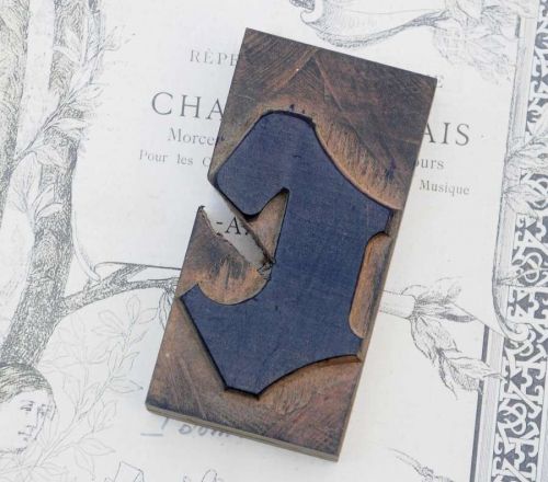 letter: c  blackletter wood type 3.54&#034; woodtype font letterpress printing block
