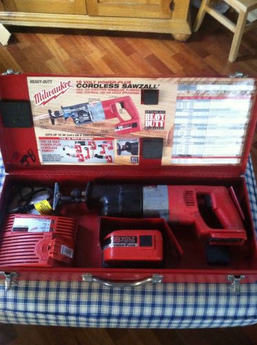 Milwaukee 18v Cordless Sawzall With Case, Battery, And Quick Charger