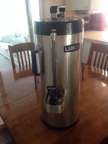 Luxus 1.5 Gallon Stainless Steel Thermal Hot/Cold Beverage Dispenser by Fetco