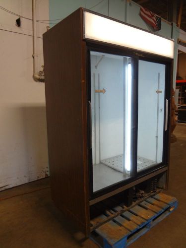 &#034; true &#034; h.d. commercial 2 glass doors refrigerated cold display merchandiser for sale