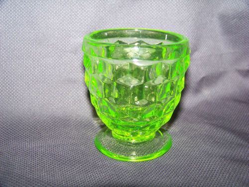 VASELINE URANIUM GLASS MUSTARD CUP OR TOOTHPICK HOLDER  GLOW  (( id166911))