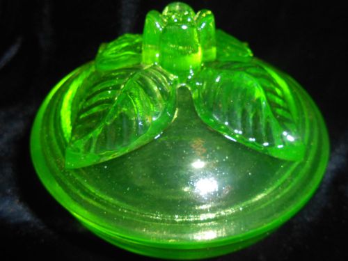Green Vaseline Uranium glass rose powder jewelry box dresser ring holder flowers