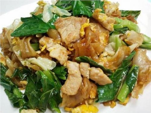 NEW Super Food Thailand Recipe STIR FRIED RIBBON NOODLES w/ PORK Easy Step Maker