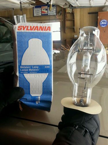 Sylvania hd bulbs bidding is per case