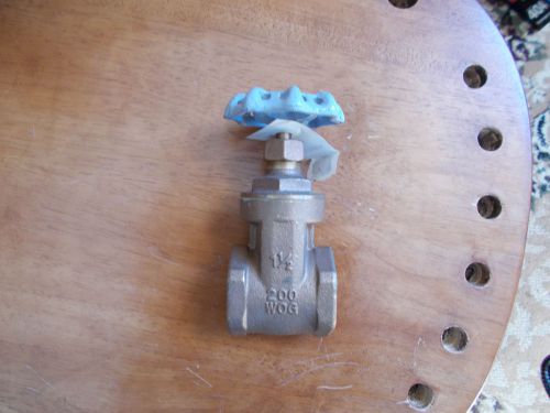 Nwt 1 &amp;  1/2&#034; brass nibco gate valve 200 psi wog female thread  free s/h for sale