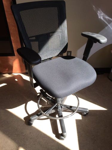 Excellent Condition Drafting Stool Office Chair 27&#034;x 25&#034;x 48&#034;, Black LLR43100