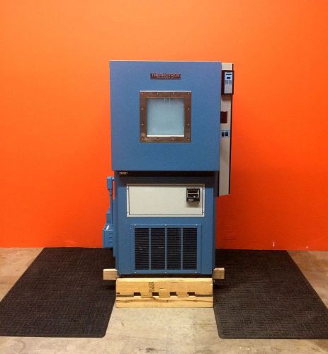 Thermotron S-8 Temperature Environmental Test Chamber + 2800 Controller