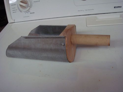 Handmade Vintage Look Wooden Handled 2 Quart Galvanized Grain Feed Scoop - New