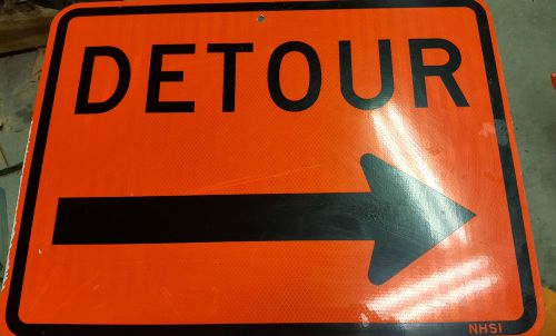 **REAL** DETOUR WITH RIGHT ARROW  STREET TRAFFIC SIGN
