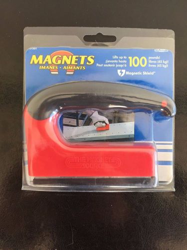 100lb Pull BIG ERGONOMIC HANDLE MAGNET 5&#034;X3.5&#034;x1&#034; Master Magnetics 07501