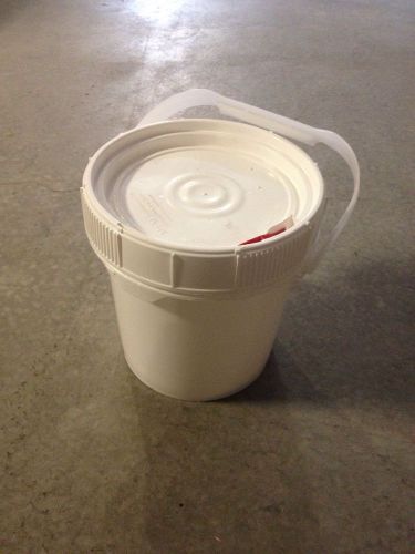 1.25 gallon life latch ng pail bucket  m&amp;m industries for sale