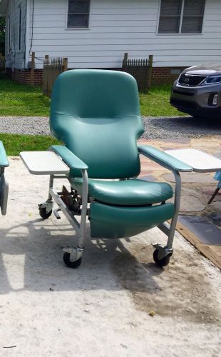 Lumex Deluxe Clinical Recliner