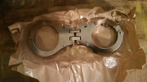 Double Lock  HINGED CARBON STEEL HANDCUFFS Two Keys