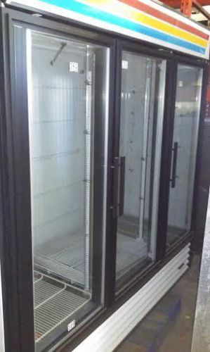 True gdm-72f 3 door glass freezer (30 day warranty racks included cheap shipping for sale