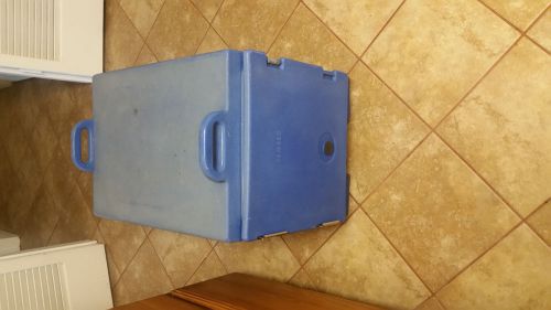 Cambro Camcarriers Polyethylene Insulated Front Load Food Pan Carrier