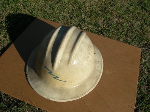 VTG  BULLARD Hard Boiled ELECTRIC Hard Hat LIGHTNING BOLT 10K VOLTSTESTED CRACK