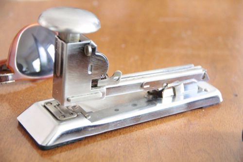 Vintage 1930&#039;s Pilot number 404 stapler duPONT &amp; CO