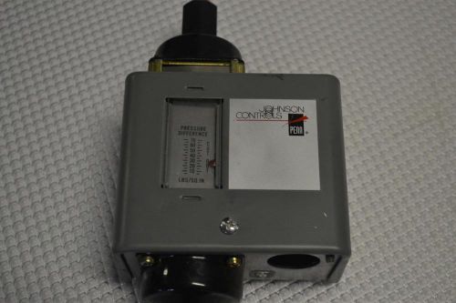 ONE NEW JOHNSON CONTROLS PRESSURE SWITCH P74EA-3 / SULLAIR 042888