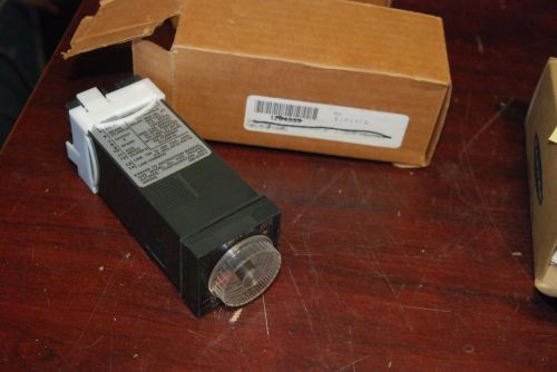 Dwyer, 141BF, Temp Controller, NEW in Box
