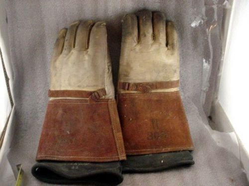 Used heavy duty charco flex-saf electric lineman&#039;s gloves size 11 from estate for sale