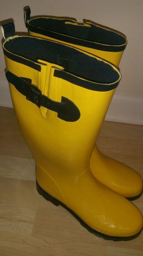 GAP Women&#039;s  Yellow PVC Slush Boots  Rain Boot  Size 9
