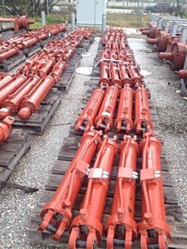 (162) NEW LARGE HYDRAULIC CYLINDERS (2012)