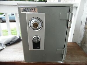 Brinks Home Office Security Floor Wall Safe Model 5059 12x17.5&#034; Money Valuables