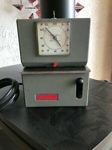 Lathem Time Clock, Model 2121