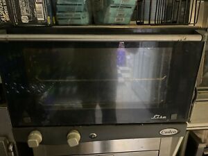 Cadco (XAF-013) 3 Pan Half-Size Counter Top Electric Convection Baking Oven