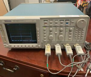 Tektronix TDS640A 500MHz 2GS/s Digital Oscilloscope with probes **untested**