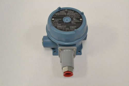New united electric j120-191 pressure 10-100psi 2500psi switch 15a amp b314401 for sale