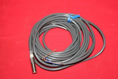 NEW Omron Proximity Switch E2E-X2D2-N (5m length) -- NEW WITHOUT BOX - BNWOB