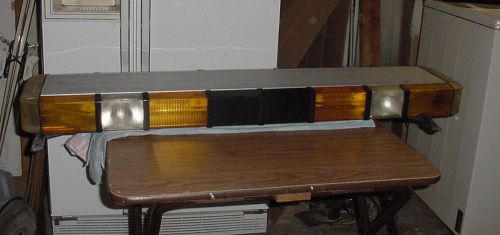 Whelen 8 Strobe Edge 9000 Lightbar Amber Guaranteed 9416 with PCC-9S Control