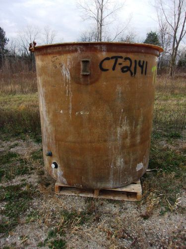 700 gallon fiberglass round tank (ct2141) for sale
