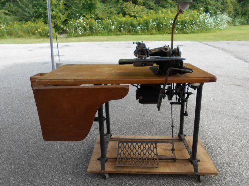 US BLIND STITCH SEWING MACHINE GREAT CONDITION